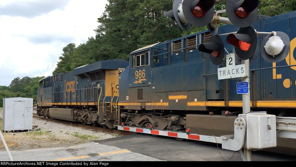 CSX 3045 and 986